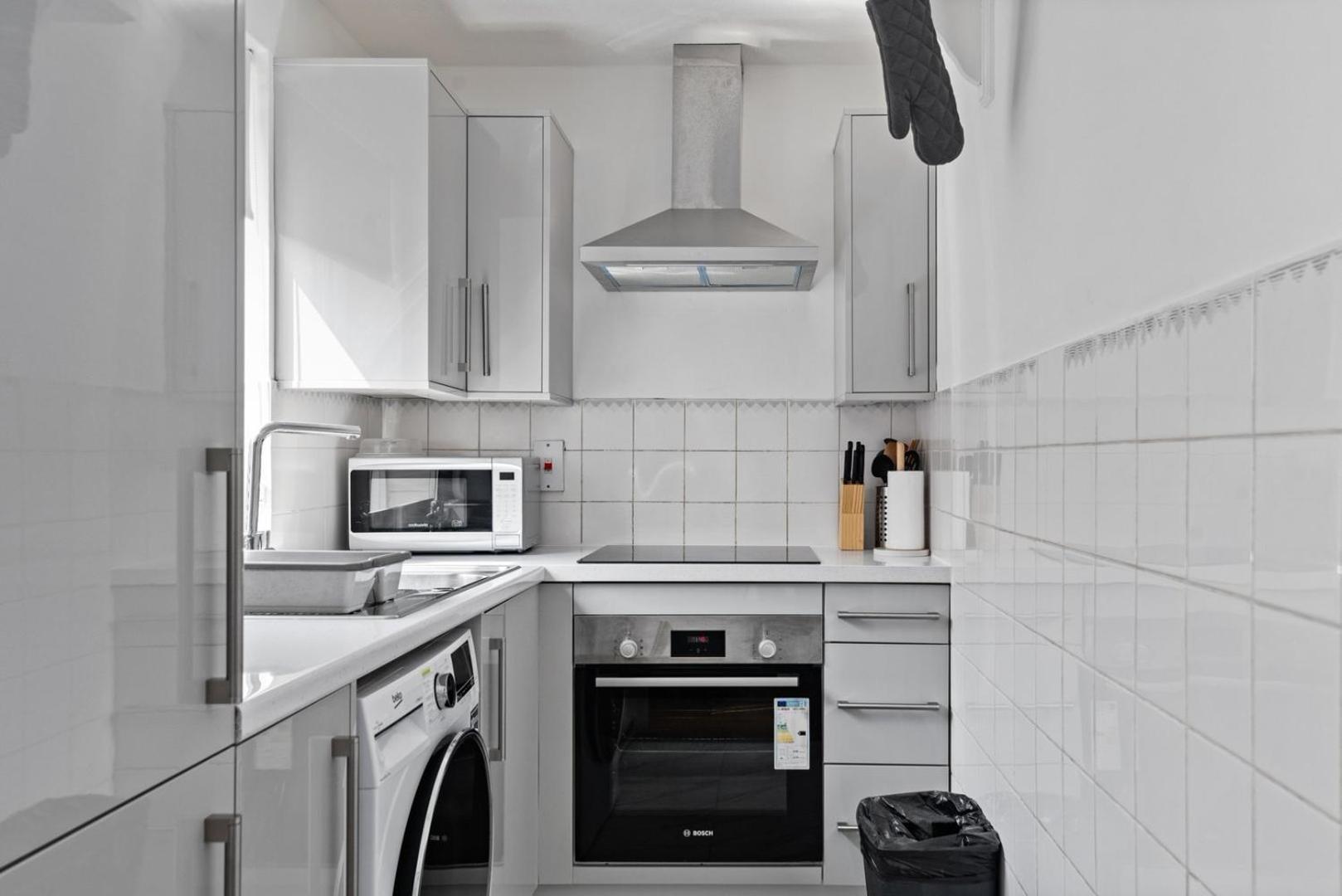 Apartment Shades Of White In Mill Hill Hendon